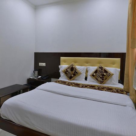ניו דלהי Family Hotel By Pg International מראה חיצוני תמונה