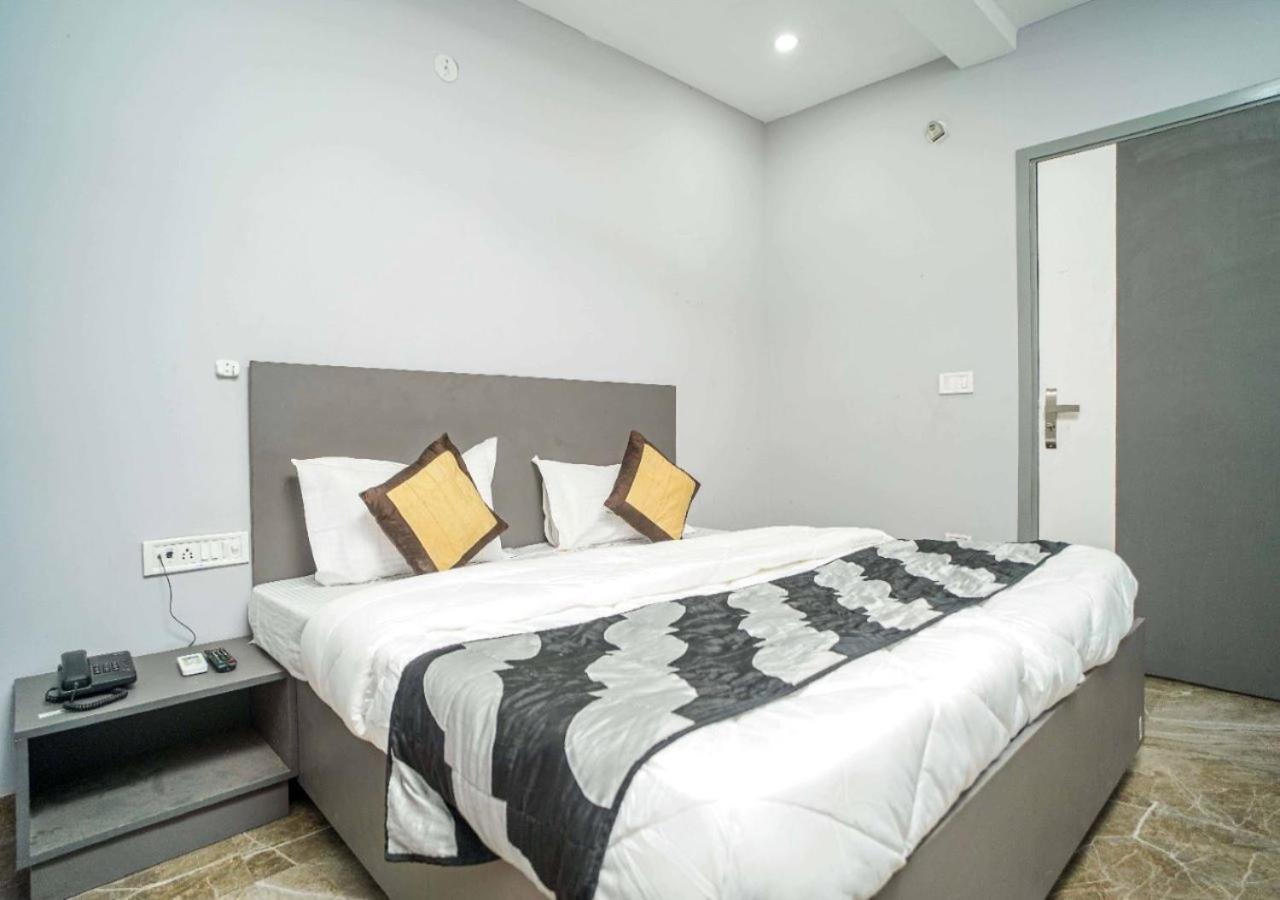 ניו דלהי Family Hotel By Pg International מראה חיצוני תמונה